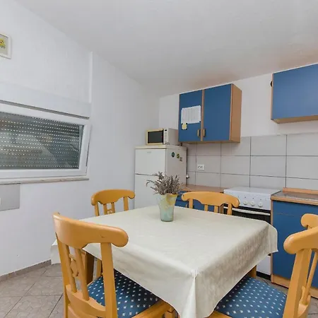 Zdenko Appartamento Vir