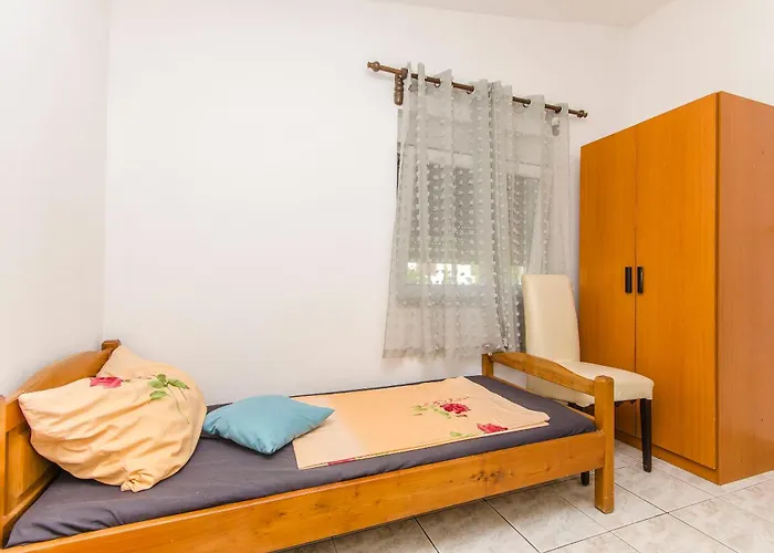 Zdenko Apartment Vir